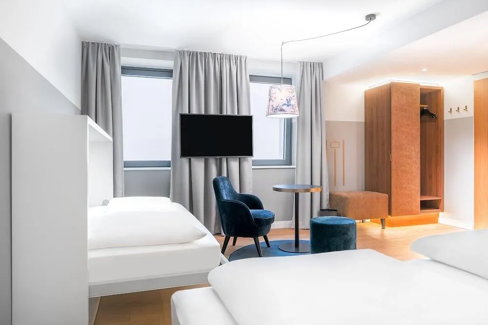 Hotel Breinoessl Инсбрук 3*,  Австрия